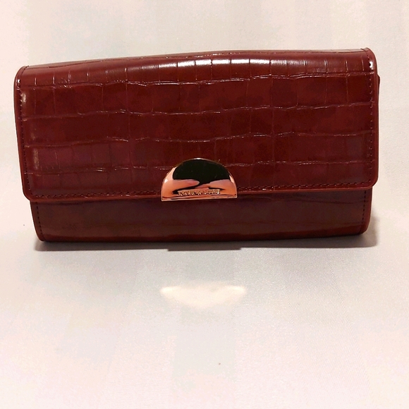 love & lore Handbags - LOVE & LORE CROCO WALLET NWOT